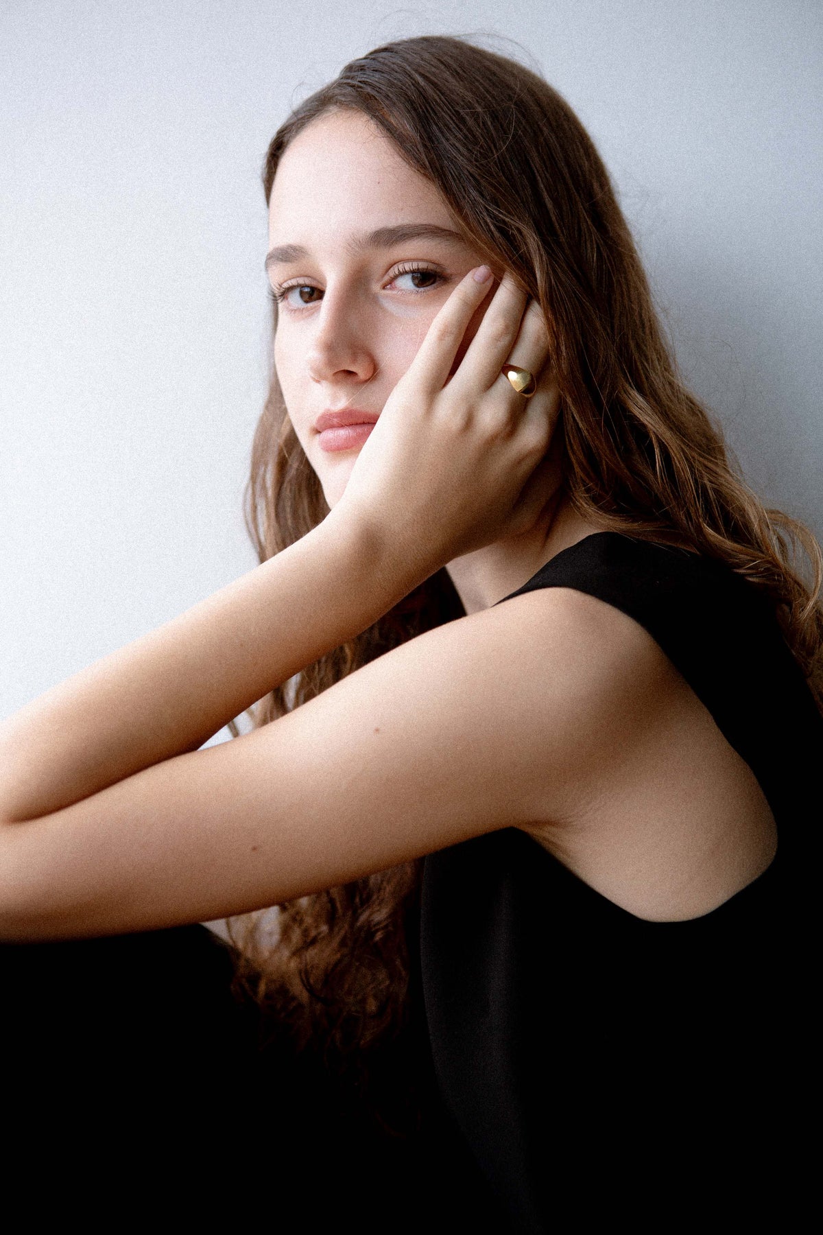 heart signet ring, gold vermeil, 18k gold vermeil, imperfect, jewellery, minimal jewellery, sculptural jewellery, valentine, heart, campaign, model