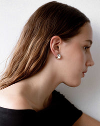 egg huggie, huggies, sterling silver, S925, jewellery, model