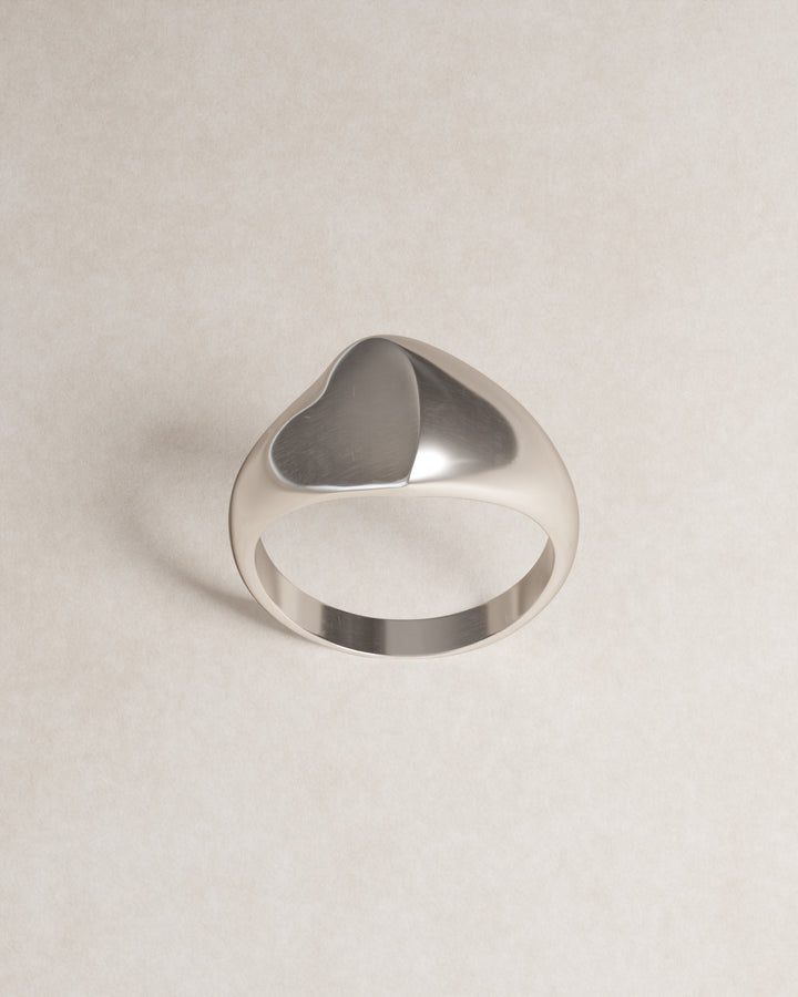 heart signet ring, S925, sterling silver, rhodium plated, twisted, imperfect, jewellery, minimal jewellery, sculptural jewellery, valentine, heart, product shot, front view